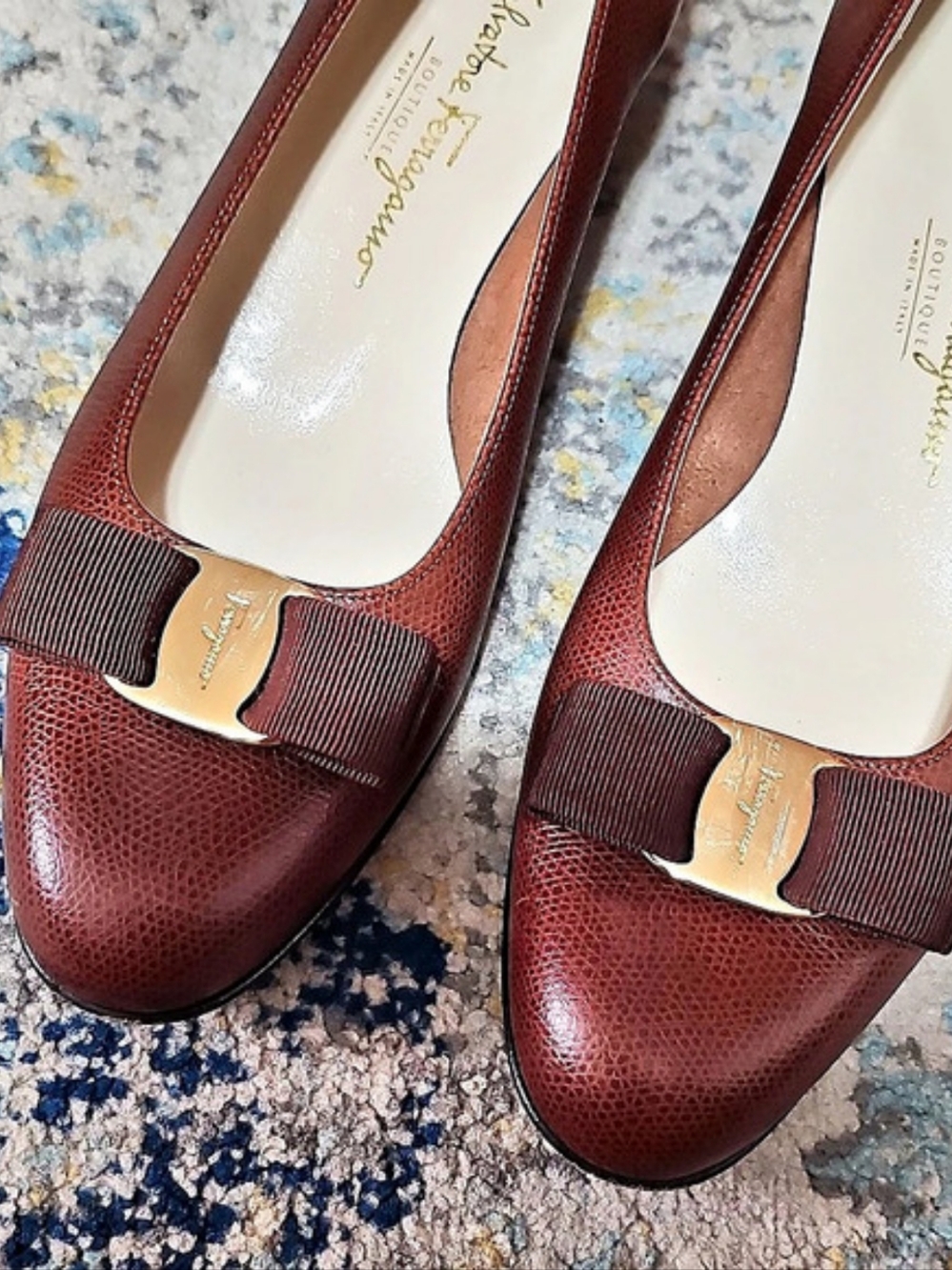 Salvatore Ferragamo Vara Ribbon Leather Round Toe Low Pumps Size 9B - Picture 6 of 9
